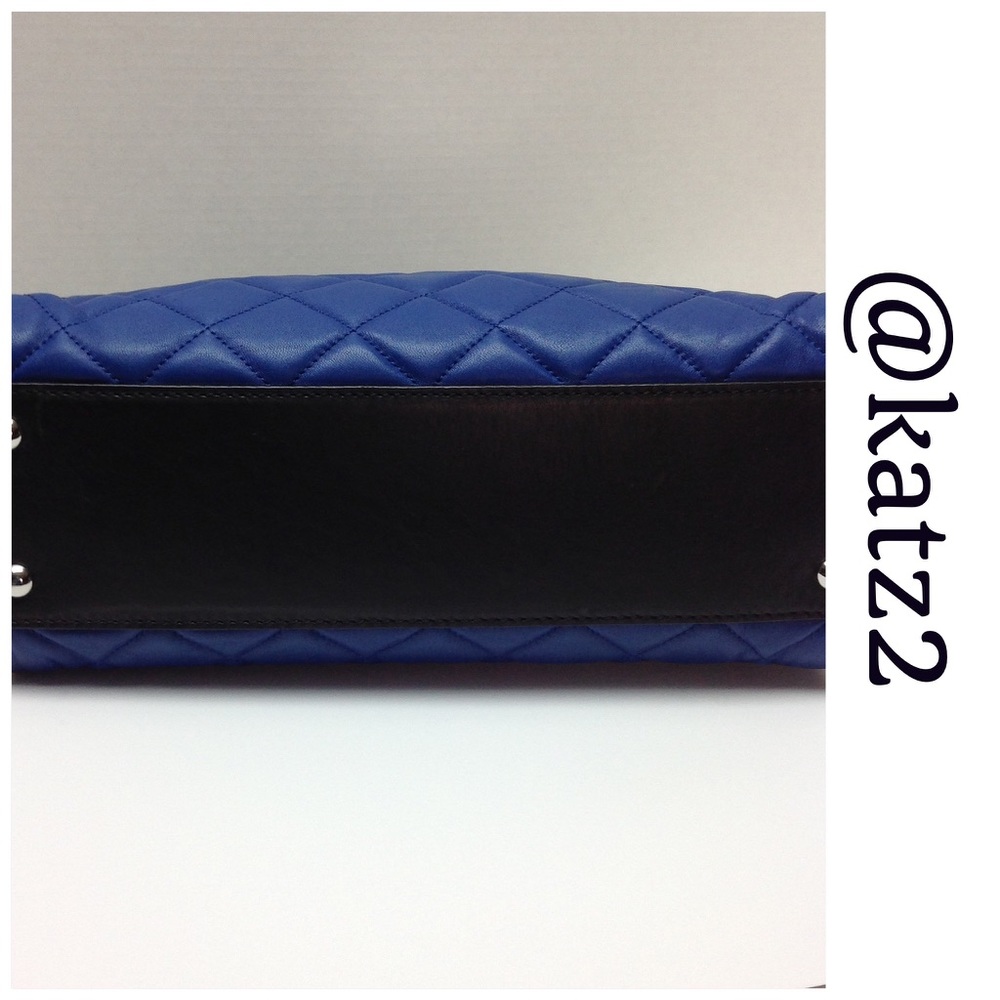 Michael Kors Quilted Leather Two-Toned Purse - Picture 4 of 6